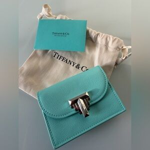 Viral Tiffany & Co. blue Leather T lock Wallet